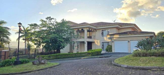 Colinas de Montealegre Guayacán Real, casa número 1, Pinares Sánchez Curridabat, San José 11803, Costa Rica
