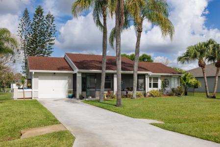 2502 SE University Terrace, Port Saint Lucie, Floride 34952, États-Unis