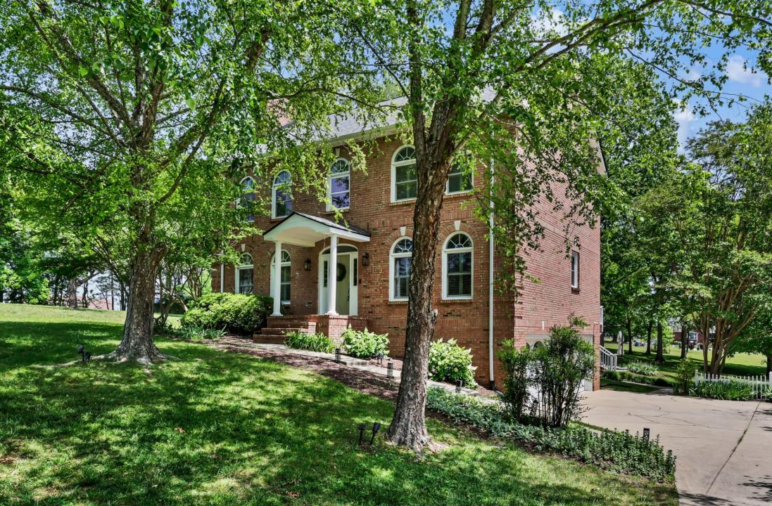 930 Doe Run Ct, Adams, Tennessee 37010, USA