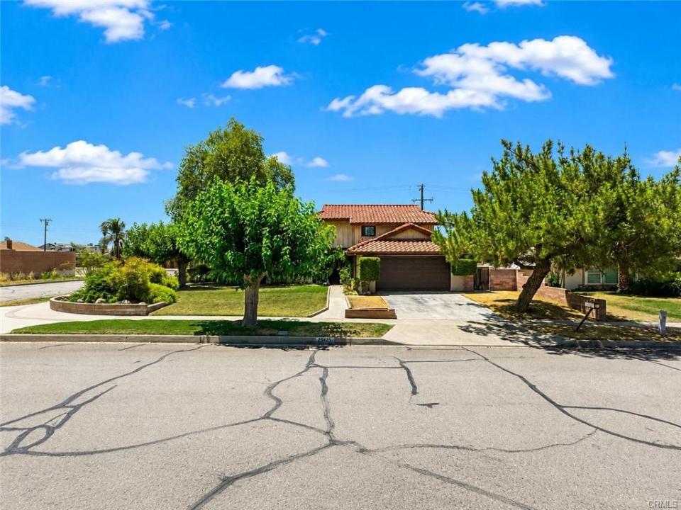 25825 Holly Vista Boulevard, San Bernardino, Kalifornia 92404, USA