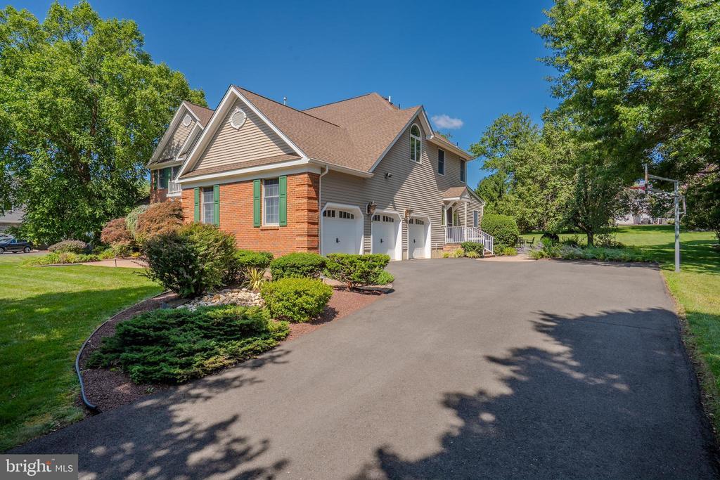 8 Marian Drive, West Windsor, Nova Jersey 08550, Estados Unidos
