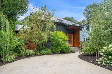 841 Holland Street, Saugatuck, Michigan 49453, USA