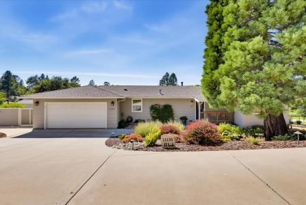 11136 Torrey Pines Drive, Auburn, Kalifornien 95602, USA