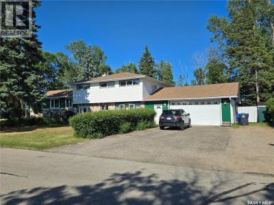 327 RUSSELL STREET, Stoughton, Saskatchewan S0G 4T0, Canada