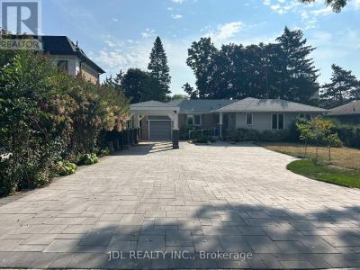110 ROBINSON ST STREET, Markham (bullock), Ontario L3P 1P1, Canada
