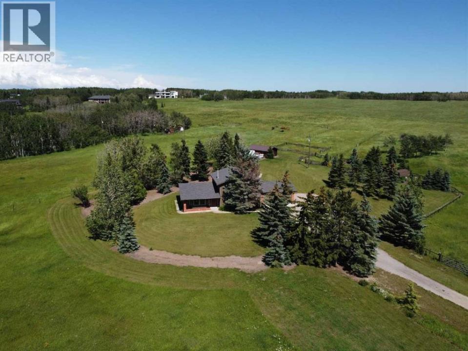 261136 RANGE ROAD 33, Rural Rocky View County, Alberta T4C 0G6, Canada