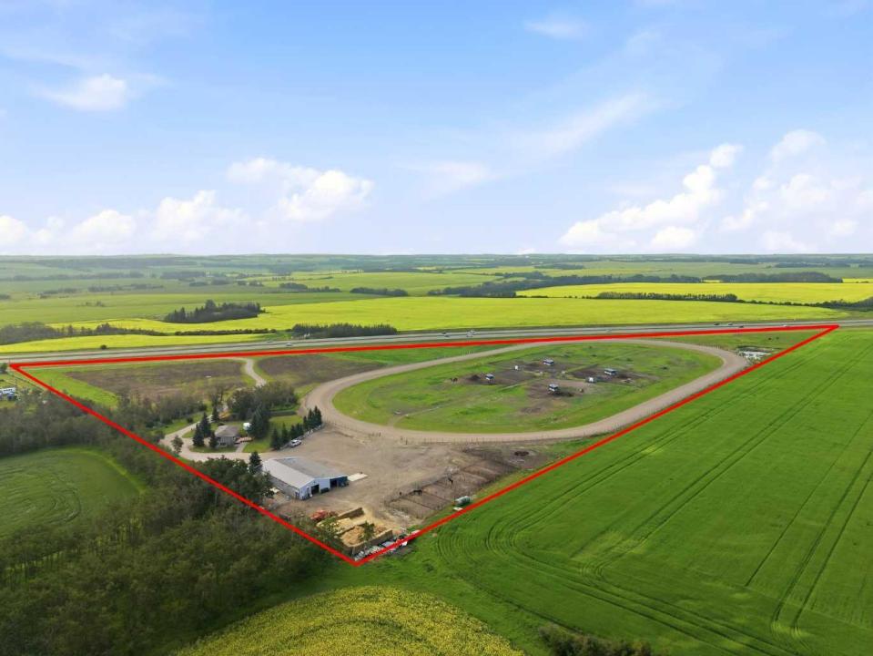 36142A HIGHWAY 2 SERVICE ROAD S, Rural Red Deer County, Alberta T4G 1T8, Canada