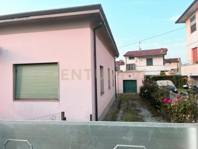 Via Aurelia, Vecchiano, Toscana 56019, Italy