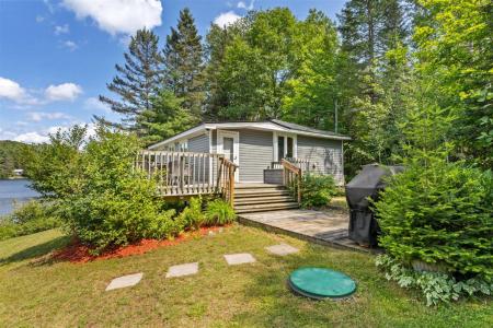 423  Ch. Pontbriand, La Pêche, كيبيك J0X 3K0, كندا 