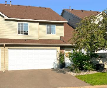 2352 Oakridge Circle, Hudson, Wisconsin 54016, USA