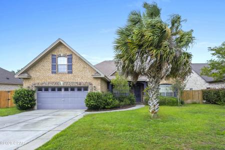 611 Shady Oaks Lane, Lynn Haven, Florida 32444, USA