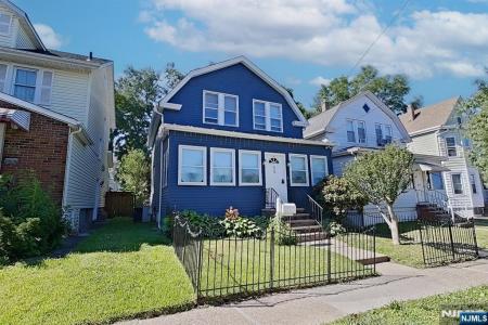 229 1st Street, Clifton, New Jersey 07011, États-Unis