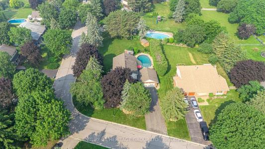 25 GRANT COURT, East Gwillimbury, Ontario L9N 0Z3, Kanada