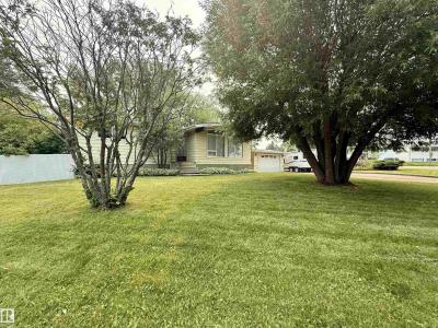 4705 43A ST, Drayton Valley, Alberta T7A 1H1, Canada