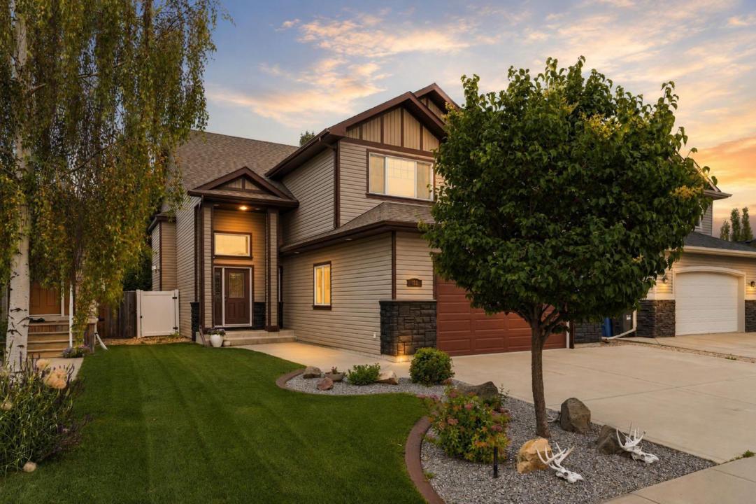 100 VINCENT CLOSE, Red Deer, Alberta T4R 0H8, Canada