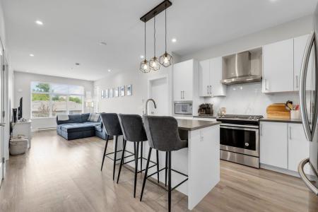 15436 31 AVENUE, Surrey, British Columbia V3Z 1H3, Canada