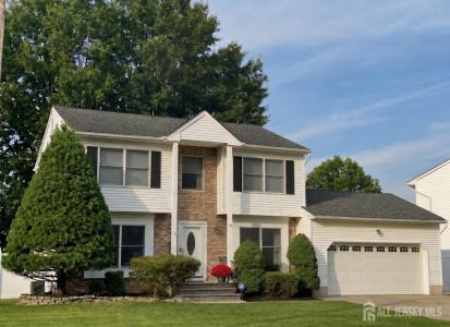 -46 Lynn Court, North Brunswick, New Jersey 08902, États-Unis