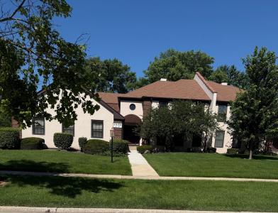 5S470 Scots Drive , D, Naperville, Illinois 60563, USA