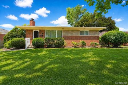 7677 Terri, Westland, Michigan 48185, USA