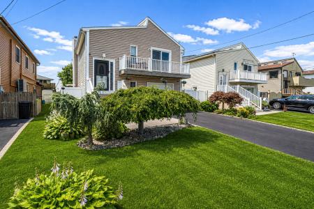 32 Yacht Club Road, Babylon, New York 11702, USA