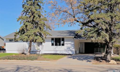 1002 KING STREET, Rosetown, Saskatchewan S0L 2V0, Canada