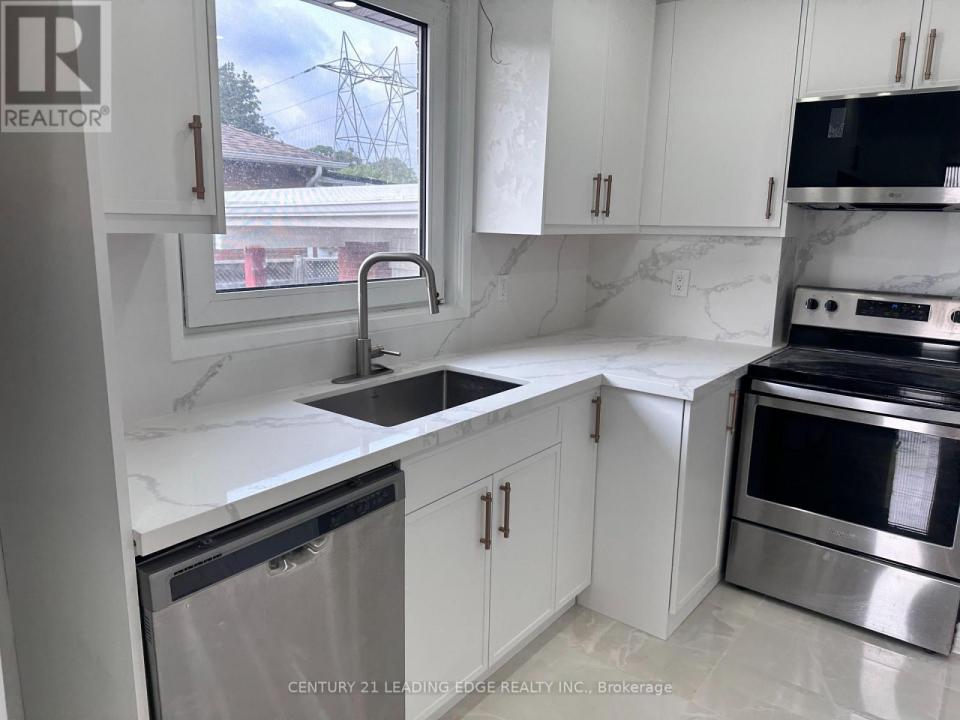 11 WHITE ABBEY PARK, Toronto (wexford-maryvale), Ontario M1R 4R3, Canadá