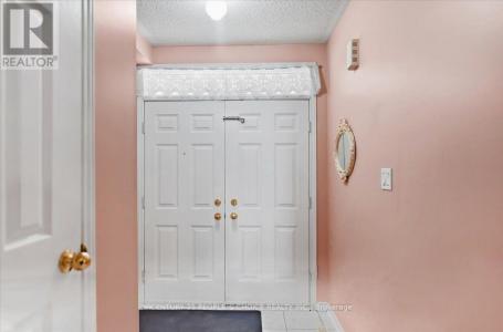 33 PENGUIN LANE, Brampton (sandringham-wellington), Ontario L6R 2A9, Canada