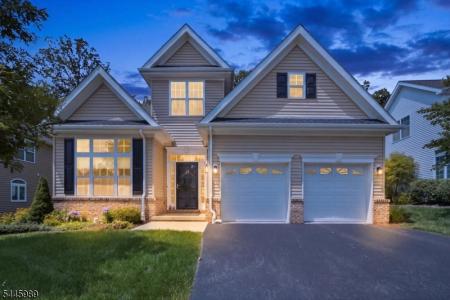 27 Harrison Way, Mount Arlington Boro, New Jersey 07856-2326, USA