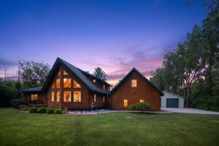 2046 Nicholas, Auburn, Michigan 48611, USA