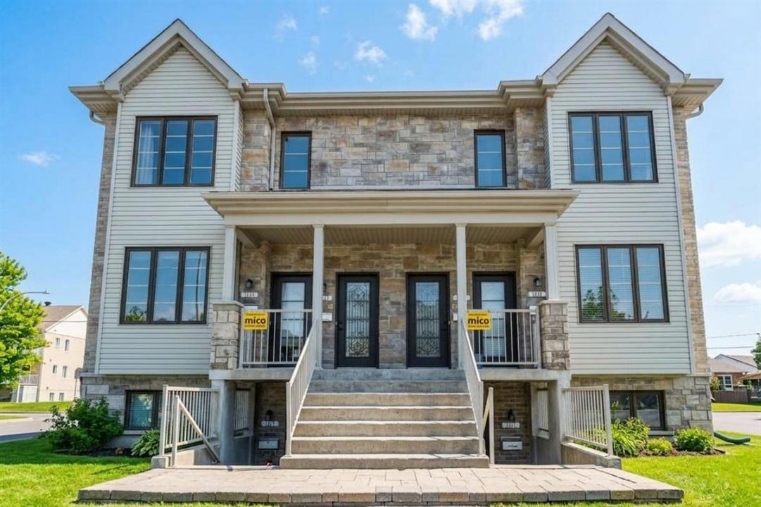 1417 Rue Gibbon, Laval (Chomedey), Quebec H7W 4X6, Canada