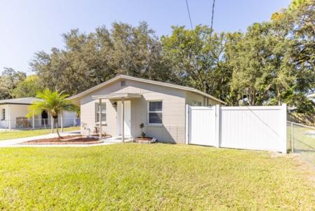 4318 Berkley Dr, Tampa, Florida 33610, USA
