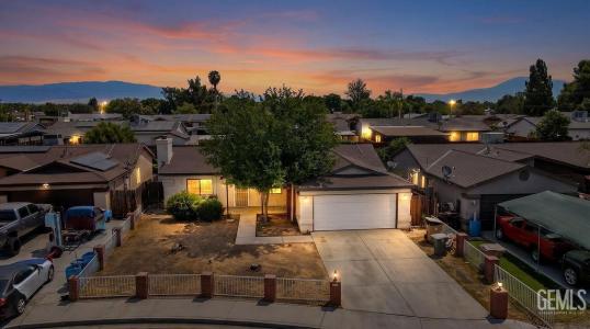 315 Sowerby Village Ln, Bakersfield, California 93307, USA