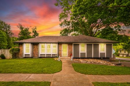 1524 Oxford Court, Liberty, Missouri 64068, USA