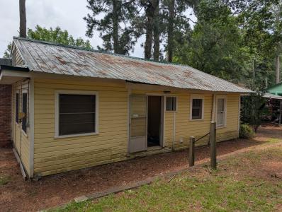 247 Ouachita 309, Chidester, Arkansas 71726-8263, USA