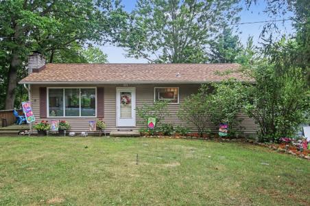 45713 E Peninsula Drive E, Grand Junction, Michigan 49056, USA