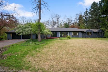 27869 Old Colony Street, Farmington Hills, Michigan 48334, États-Unis