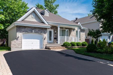 2903  Rue des Mésanges, Mascouche, Quebec J7K 4B5, Canada