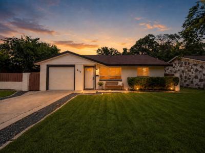512 Lake Dr, Kerrville, Texas 78028, USA