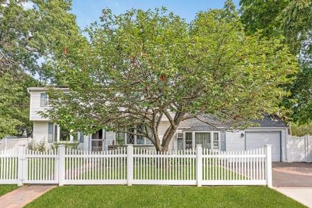 525 Beech Street, North Babylon, New York 11703, USA