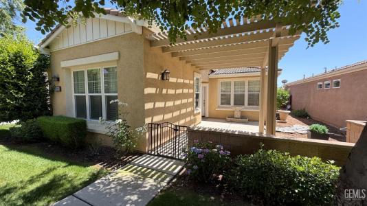 10302 Oldham Lane, Bakersfield, California 93306, USA