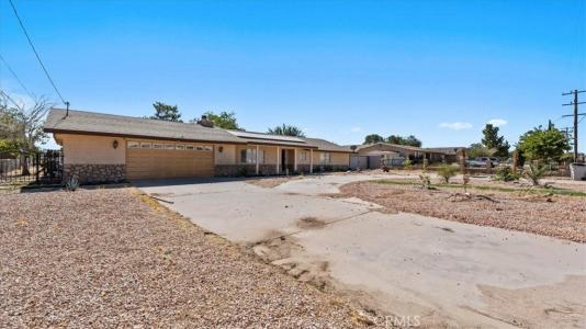 11443 Balsam Avenue, Hesperia, California 92345, USA