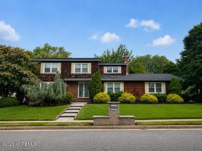 12 Alberta Drive, Marlboro, New Jersey 07746, USA