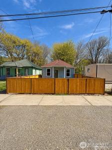 7537 S Dillard Avenue, Betonausguß, Washington 98237, USA