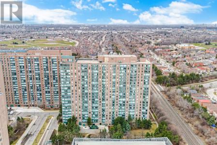135 HILLCREST AVENUE, Mississauga (cooksville), Ontario L5B 4B1, Canada