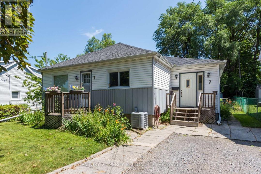 7 VALLEYVIEW CRESCENT, Belleville (belleville Ward), Ontario K8P 3E9, Canada