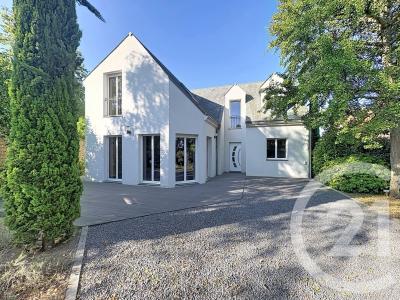 Roye, Picardie 80700, France