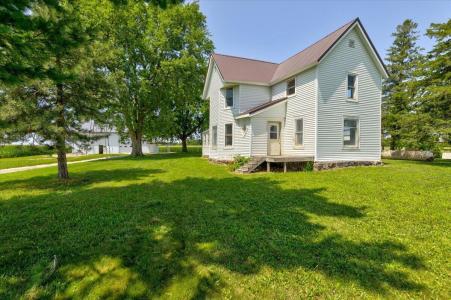 32511 580th Avenue, Cambridge, Iowa 50046, USA