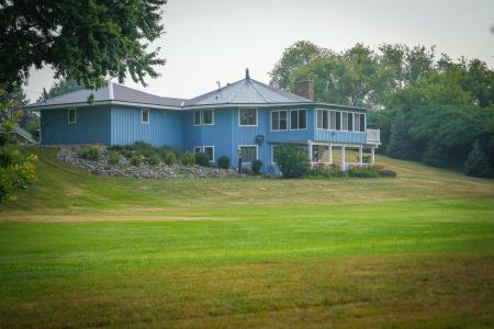 828 Reunion Avenue, Fremont, Michigan 49412, USA