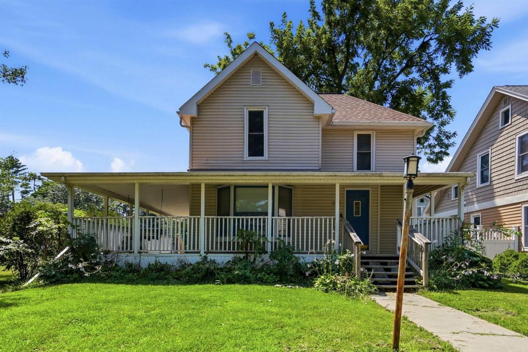 307 Olive Street, Cedar Falls, Iowa 50613, Stati Uniti