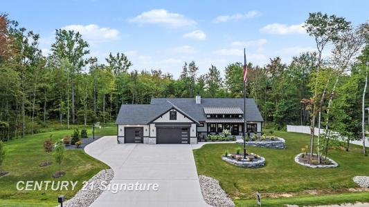 3568 E Douglas, Midland, Michigan 48642